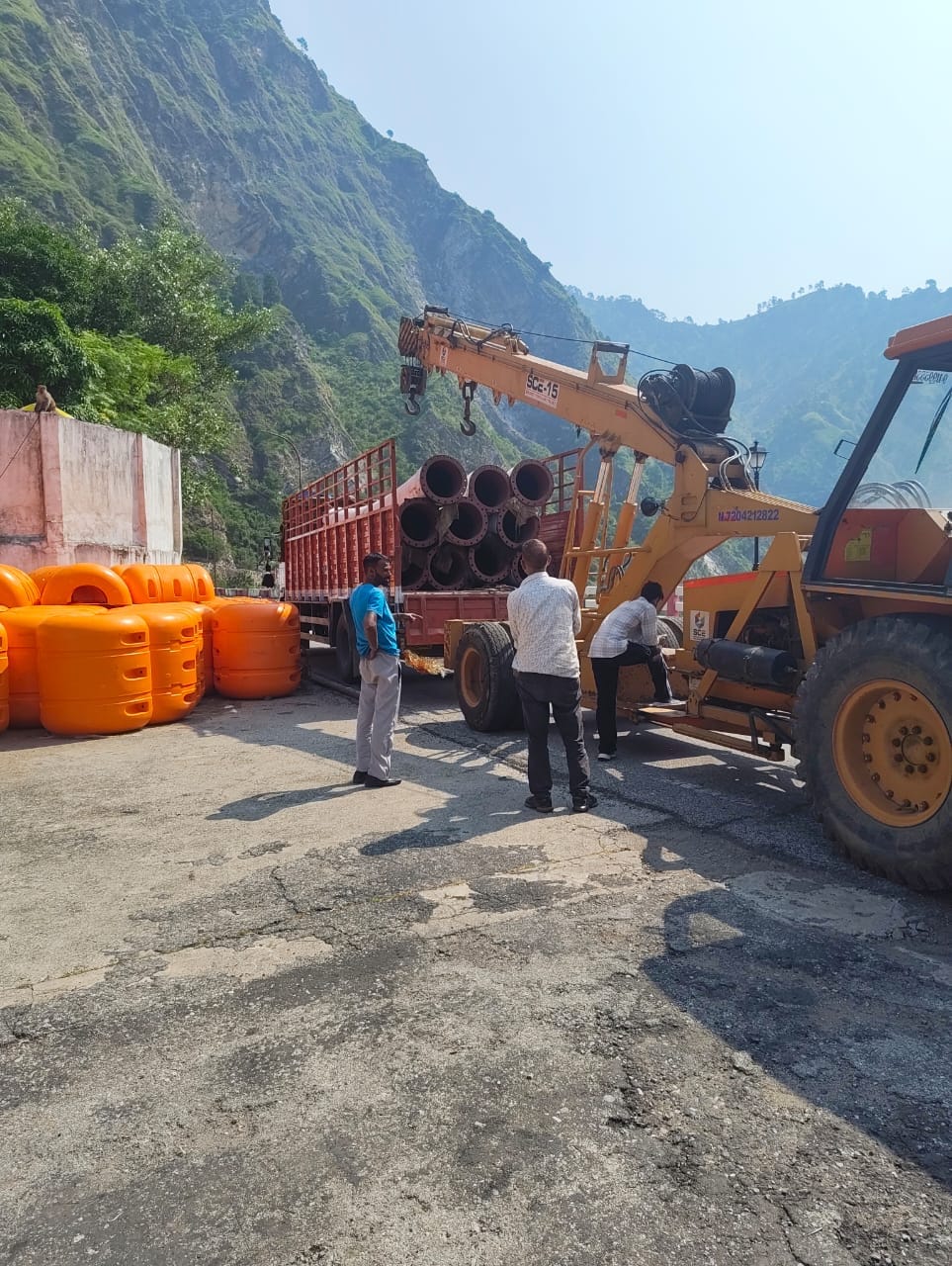 Log boom buoys loading