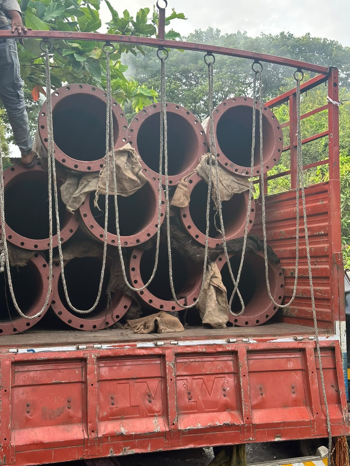 Flanged pipe delivery