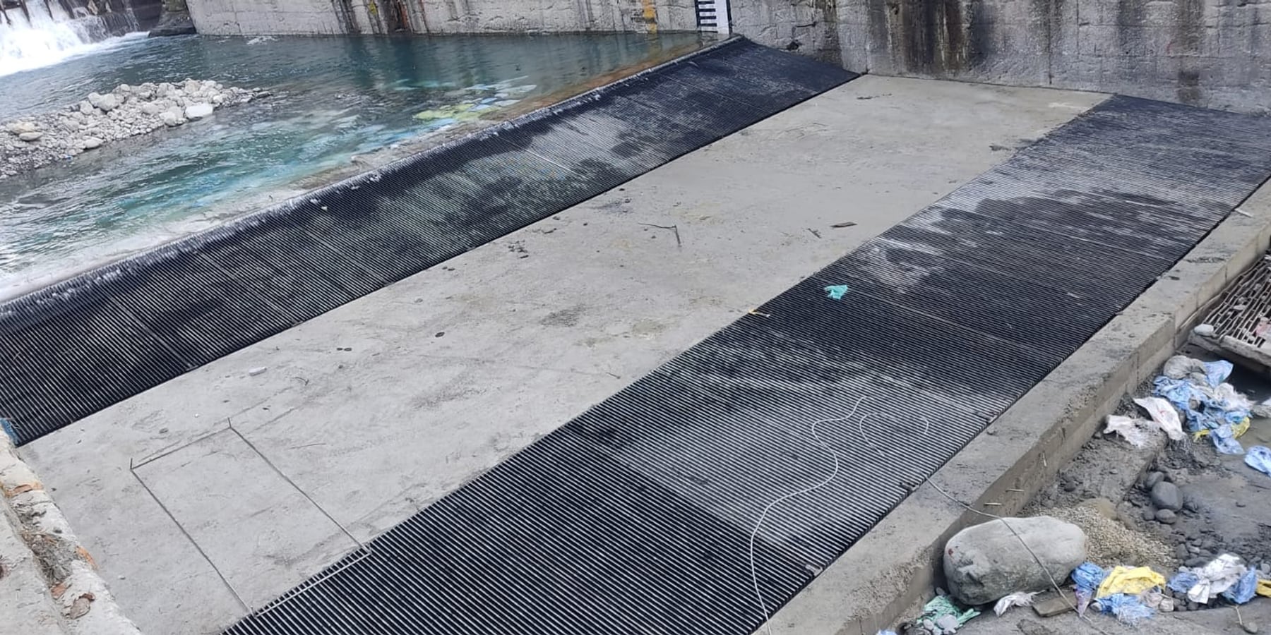 Desilting & intake chambers