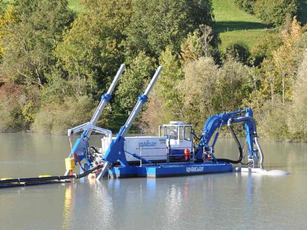 Amphibious pumps