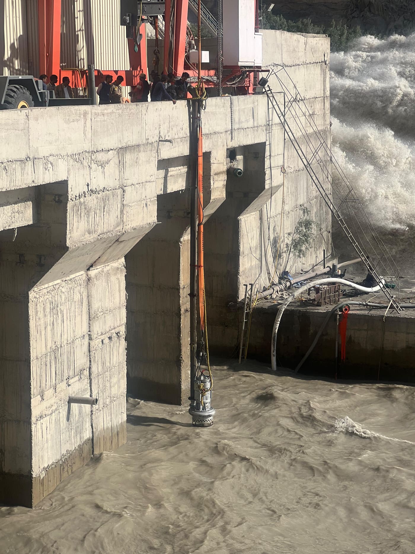 Nimoo Bazgo Power Station — Draft Tube Gate Desilting